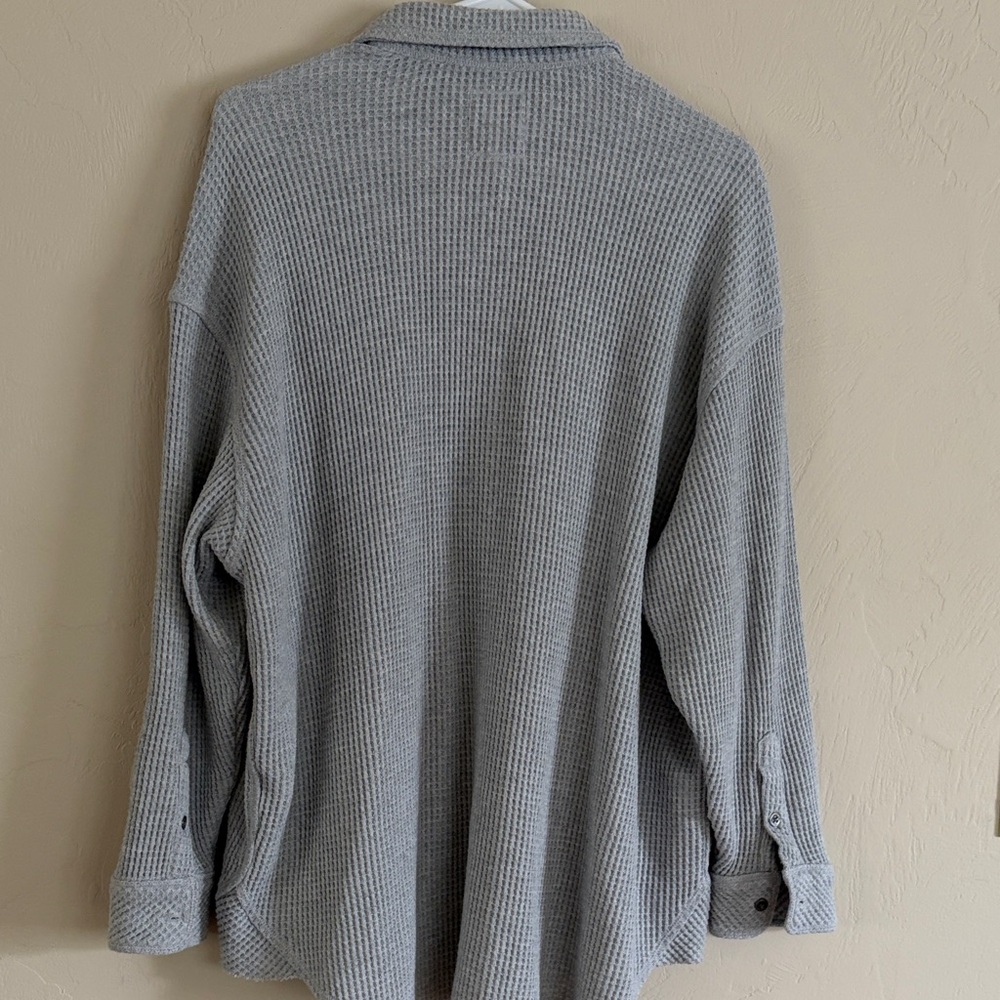 Aerie Gray Button Down Waffle Knit Shirt
Worn Once. Excellent Condition! - Picture 3 of 3